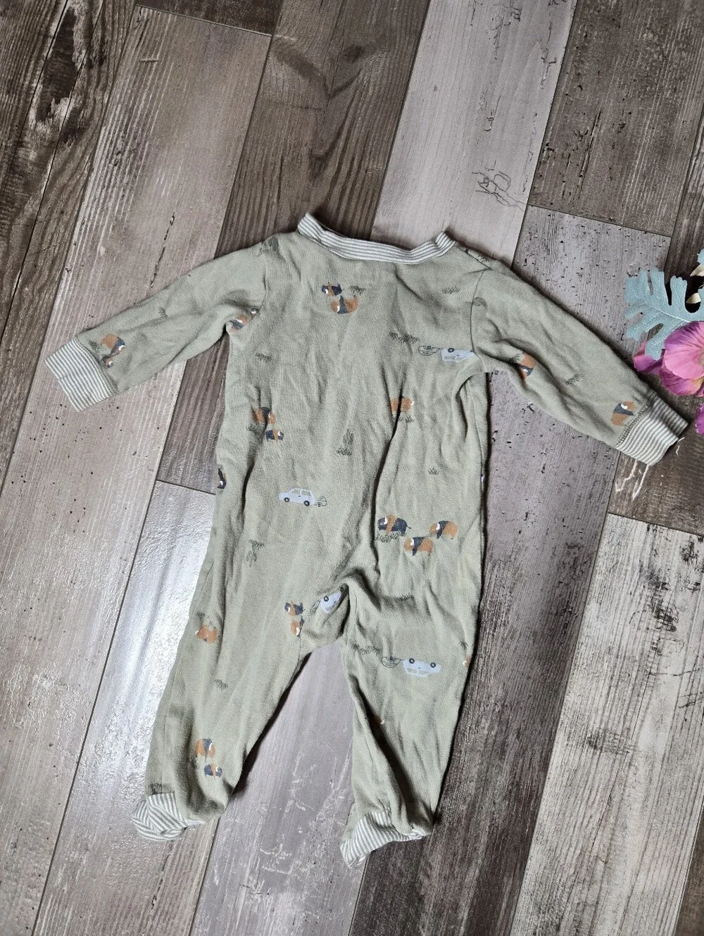 Carter's Baby Boy Soft Green Baby One-Piece Footed Sleeper Size 6m Buffalo